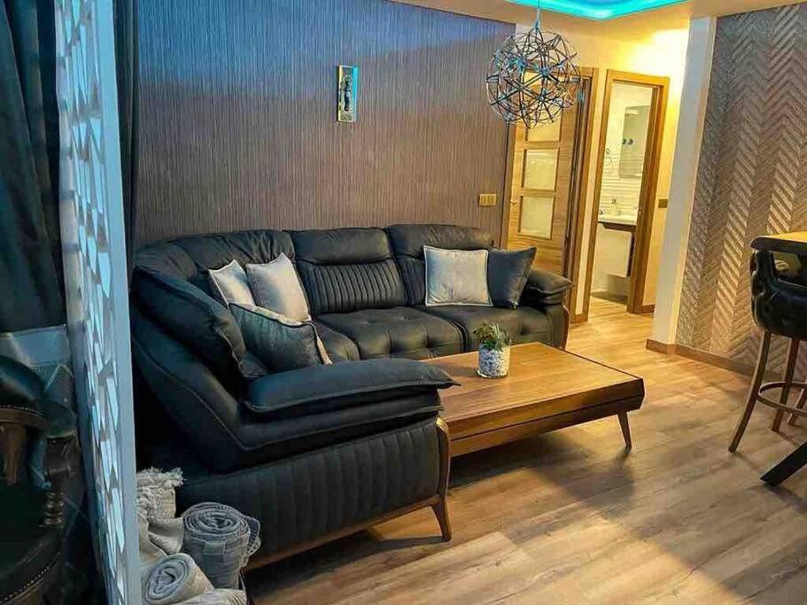 New Luxury 3-Bedroom Apartment Segovia Eksteriør billede