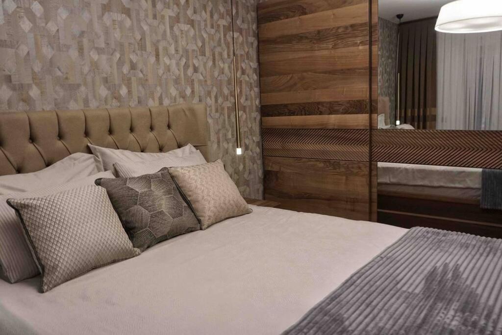 New Luxury 3-Bedroom Apartment Segovia Eksteriør billede
